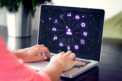 白領(lǐng)操作電腦高清圖片素材免費下載指南